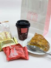 お菓子の城の小さなカフェ